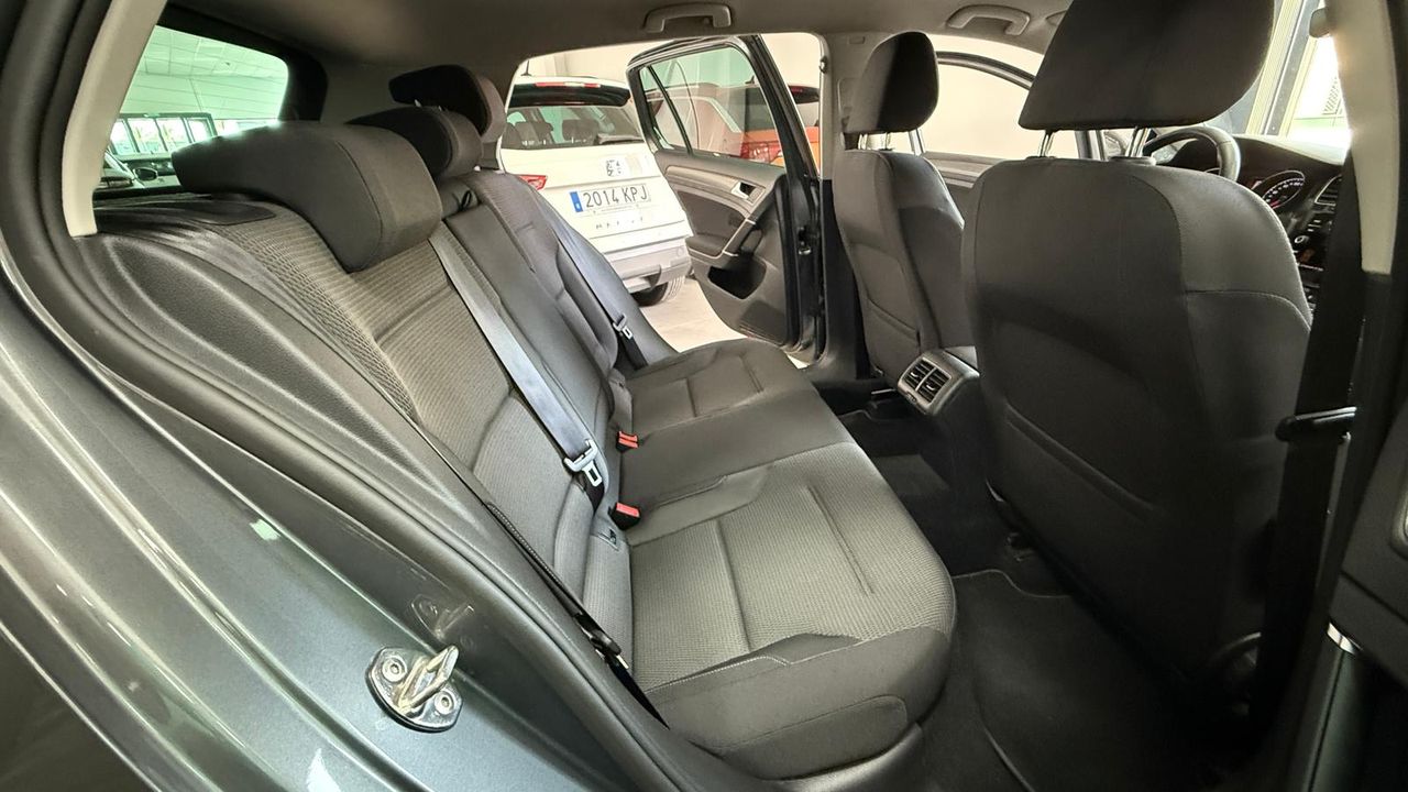 Foto Volkswagen Golf 16
