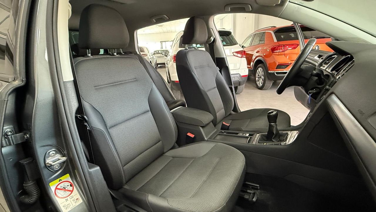 Foto Volkswagen Golf 25