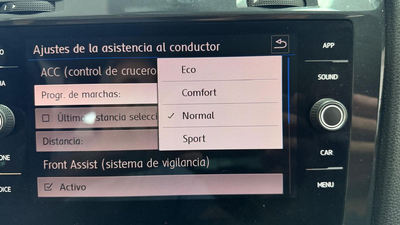 Foto Volkswagen Golf 32