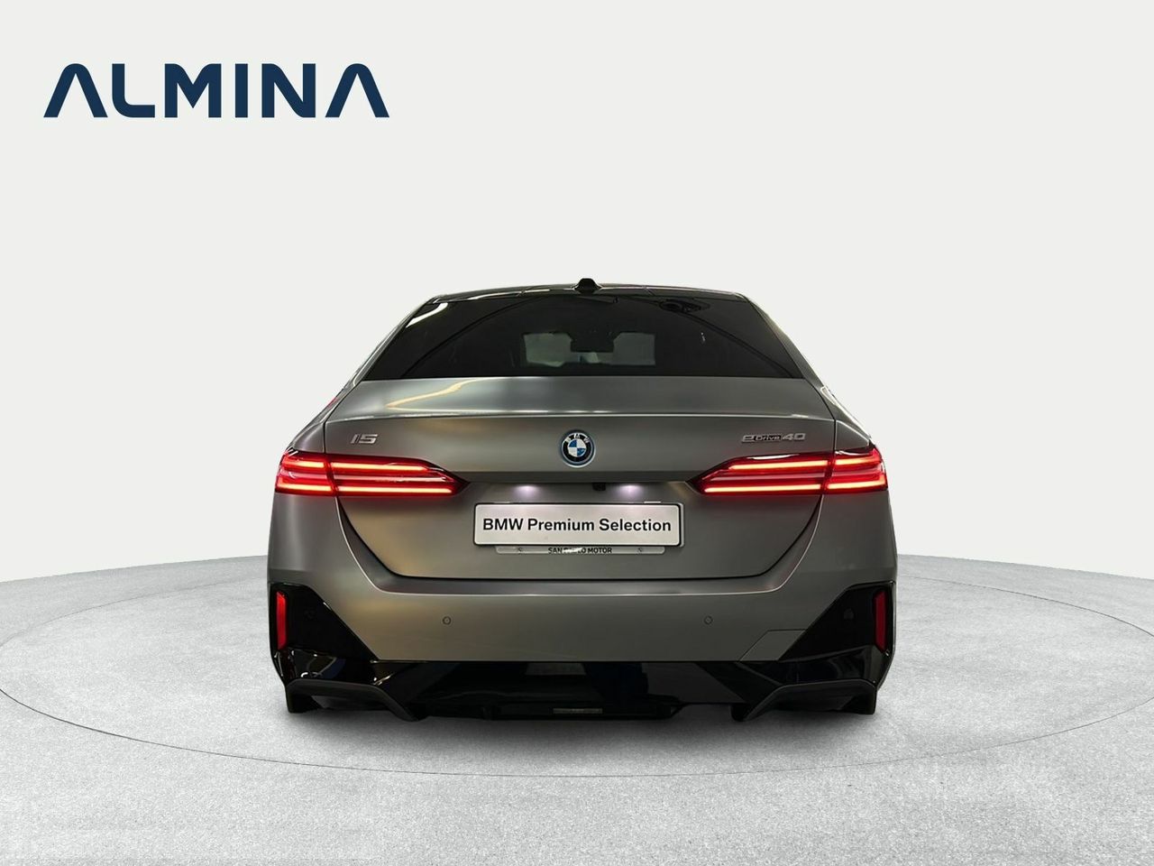 Foto BMW i5 5