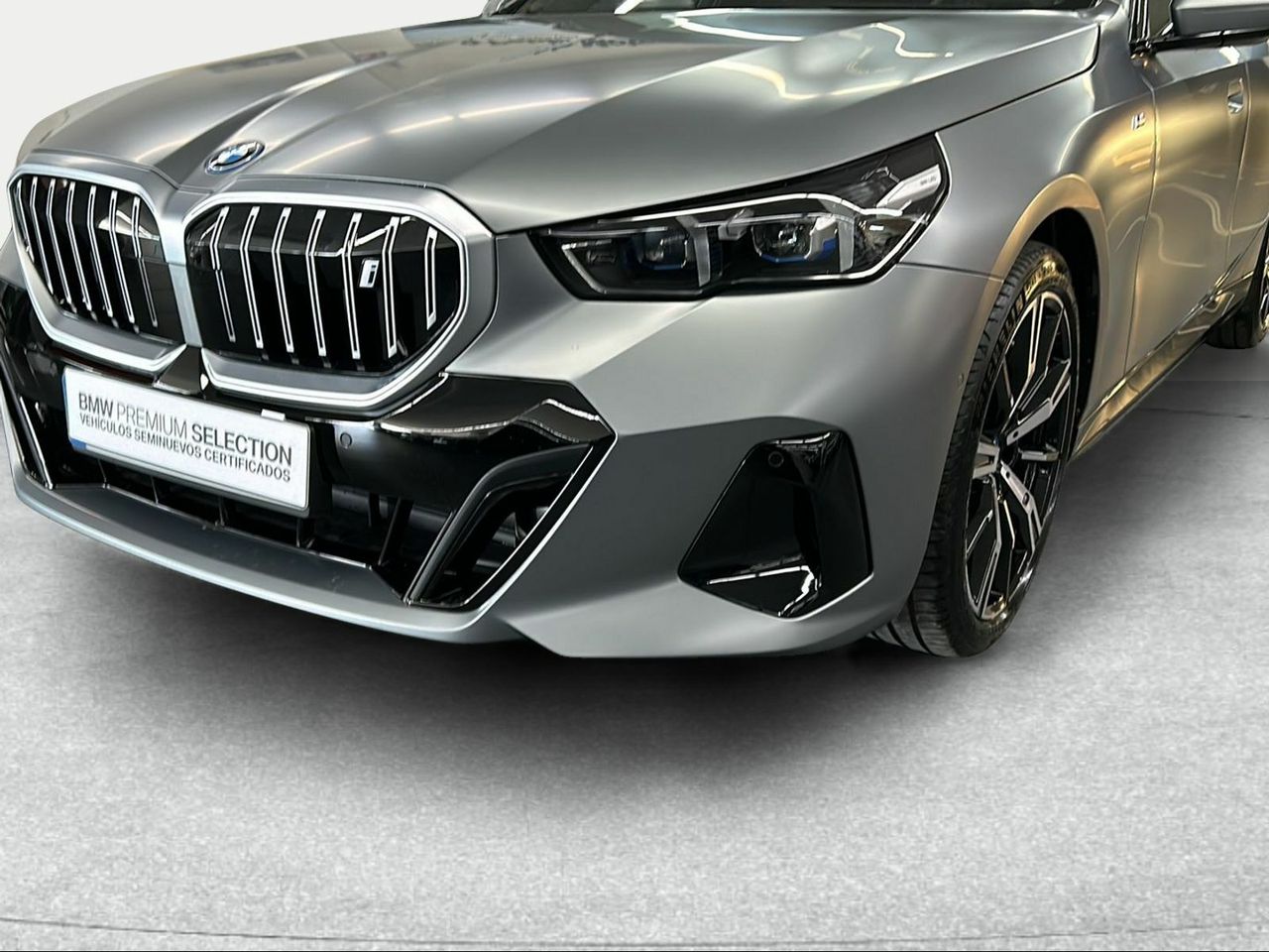 Foto BMW i5 6