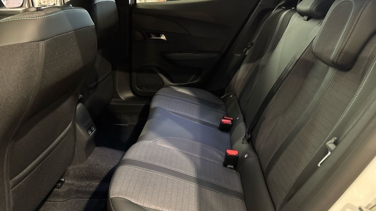 Foto Peugeot 2008 12