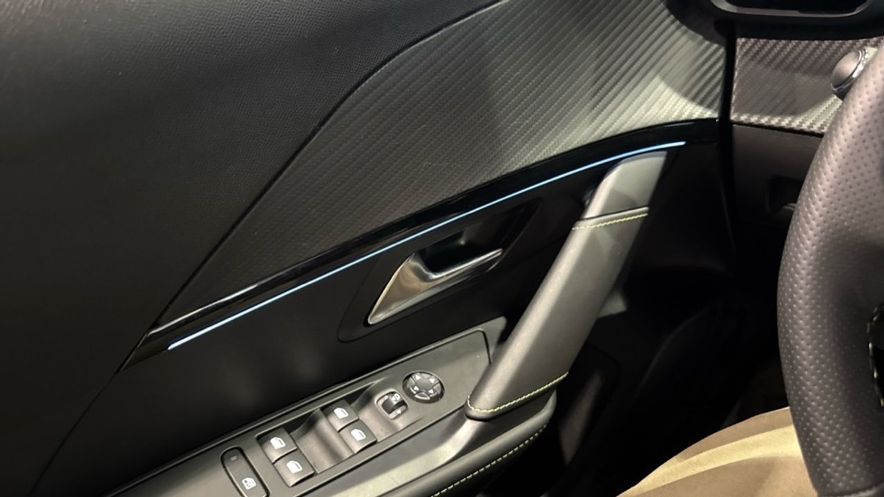 Foto Peugeot 208 33