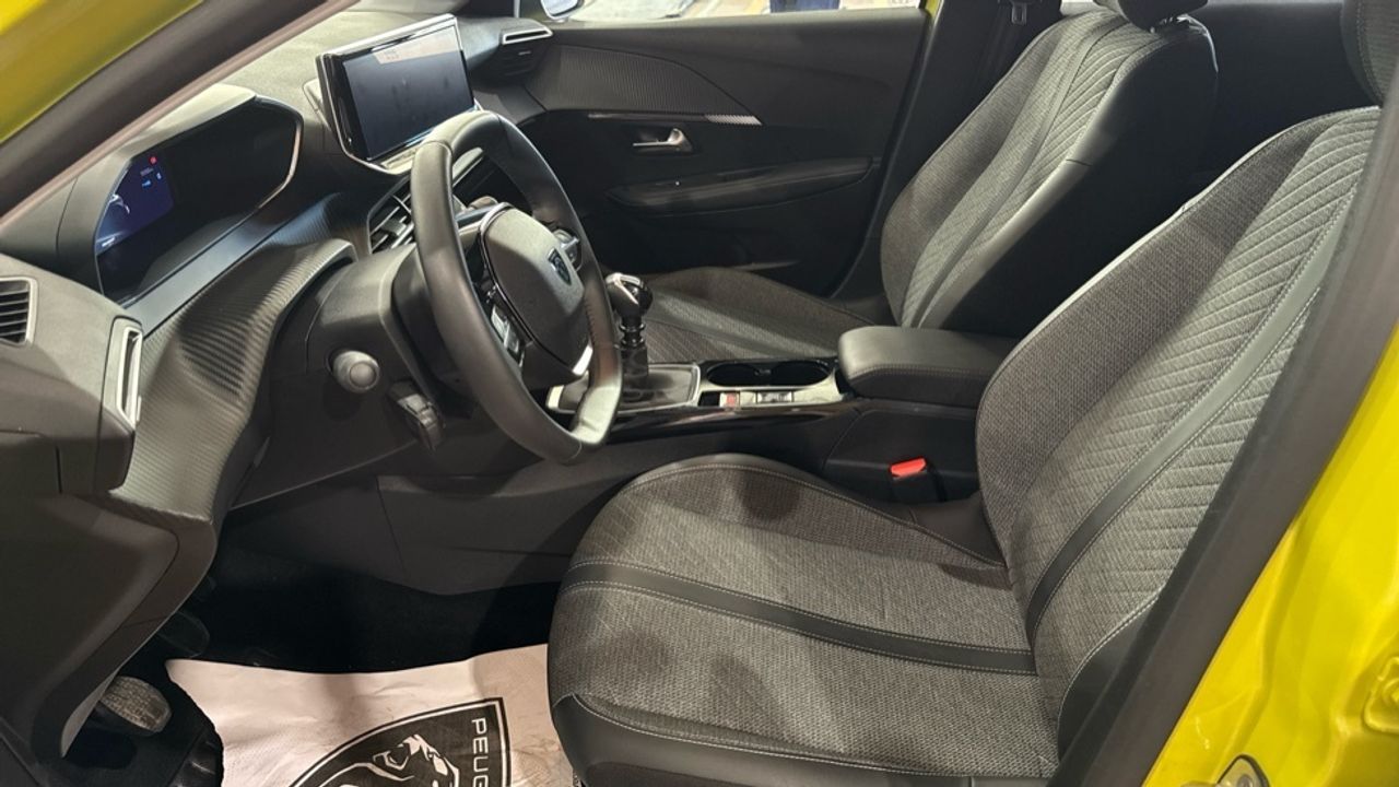 Foto Peugeot 208 11