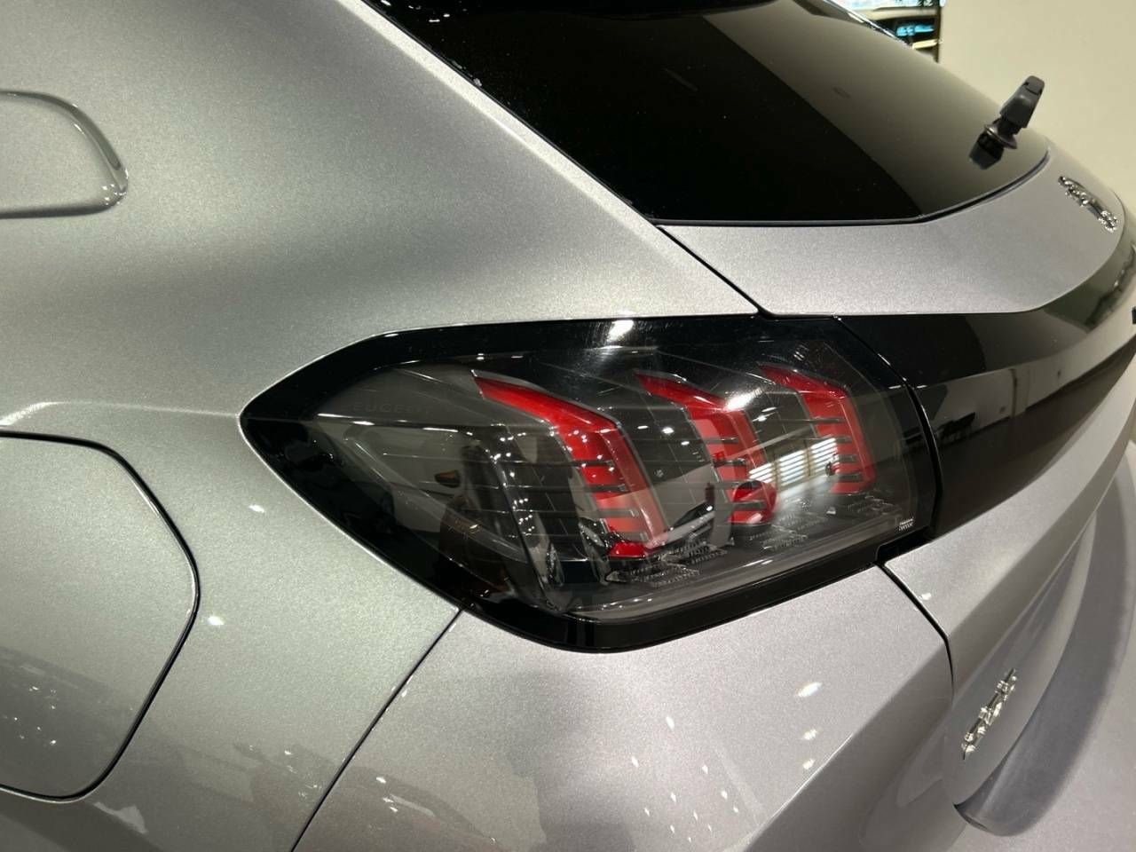 Foto Peugeot 208 17