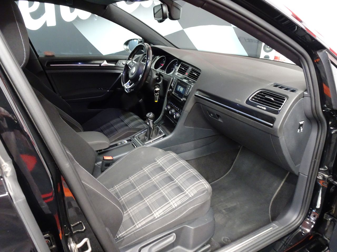 Foto Volkswagen Golf 28