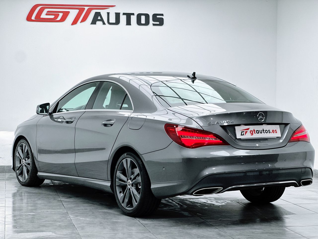 Foto Mercedes-Benz Clase CLA 5