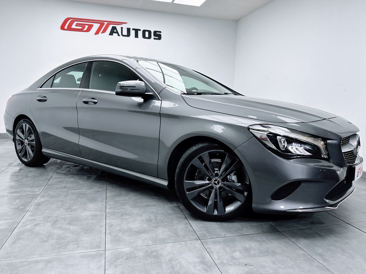 Foto Mercedes-Benz Clase CLA 11