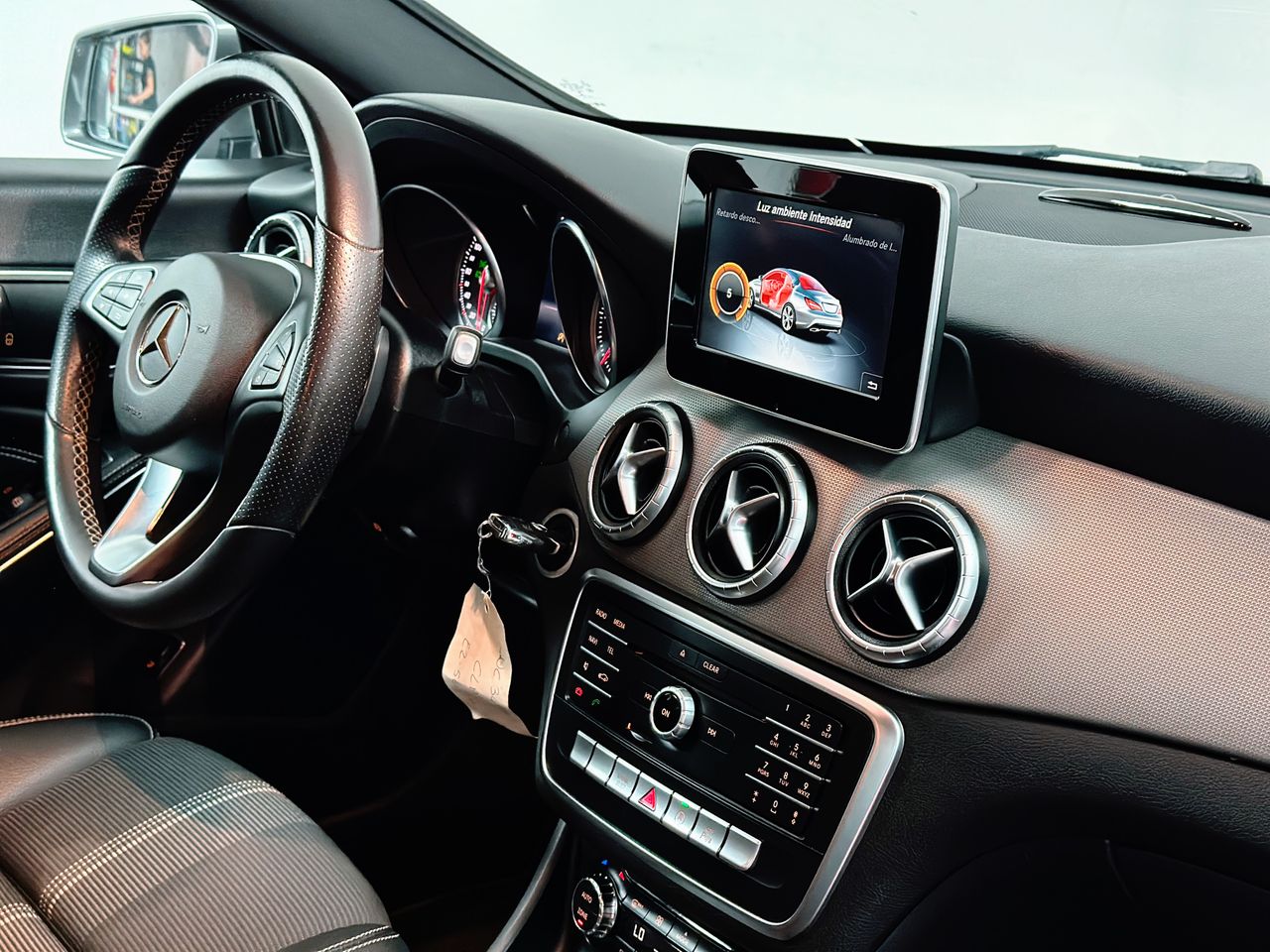 Foto Mercedes-Benz Clase CLA 16