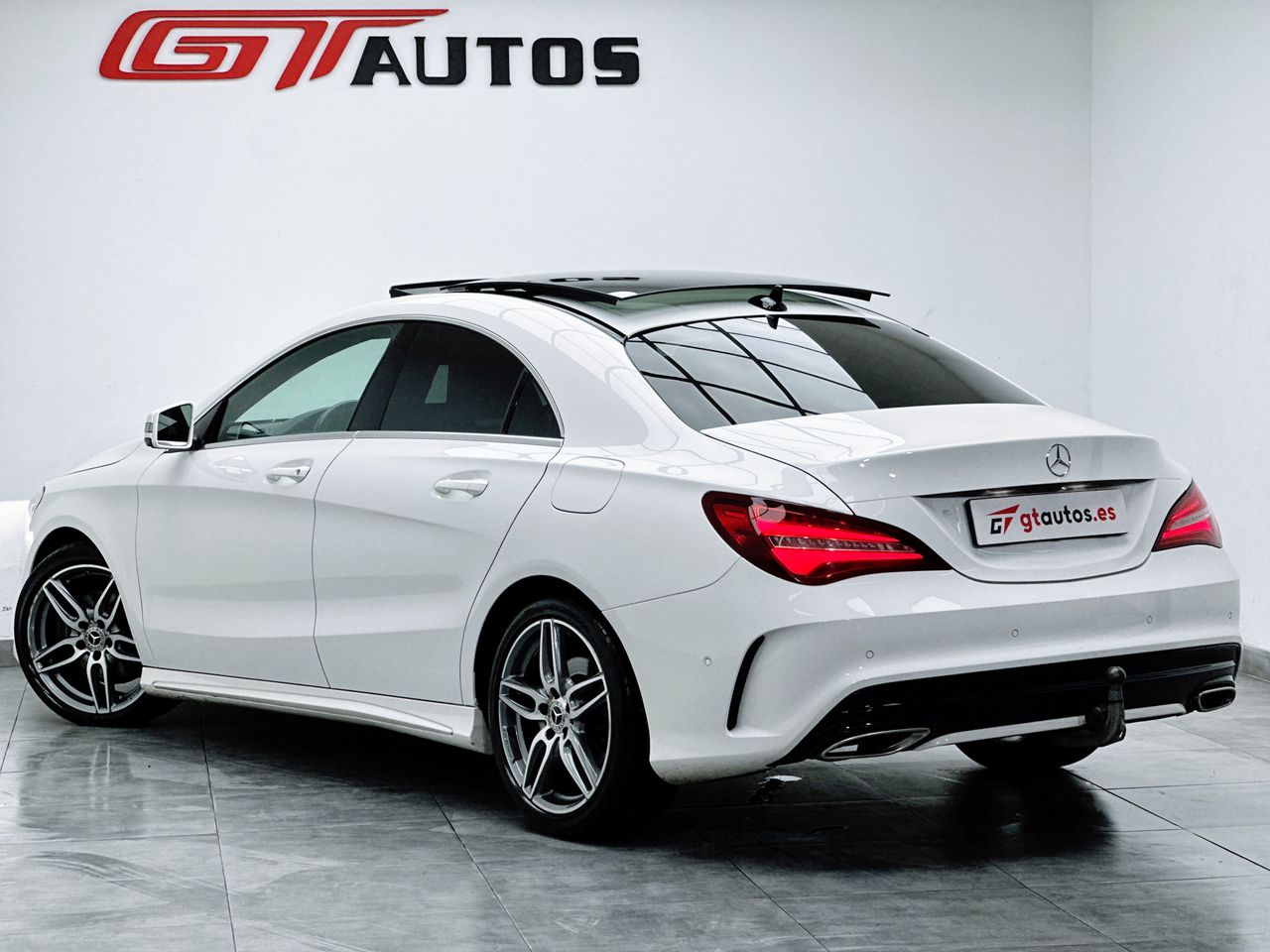 Foto Mercedes-Benz Clase CLA 11