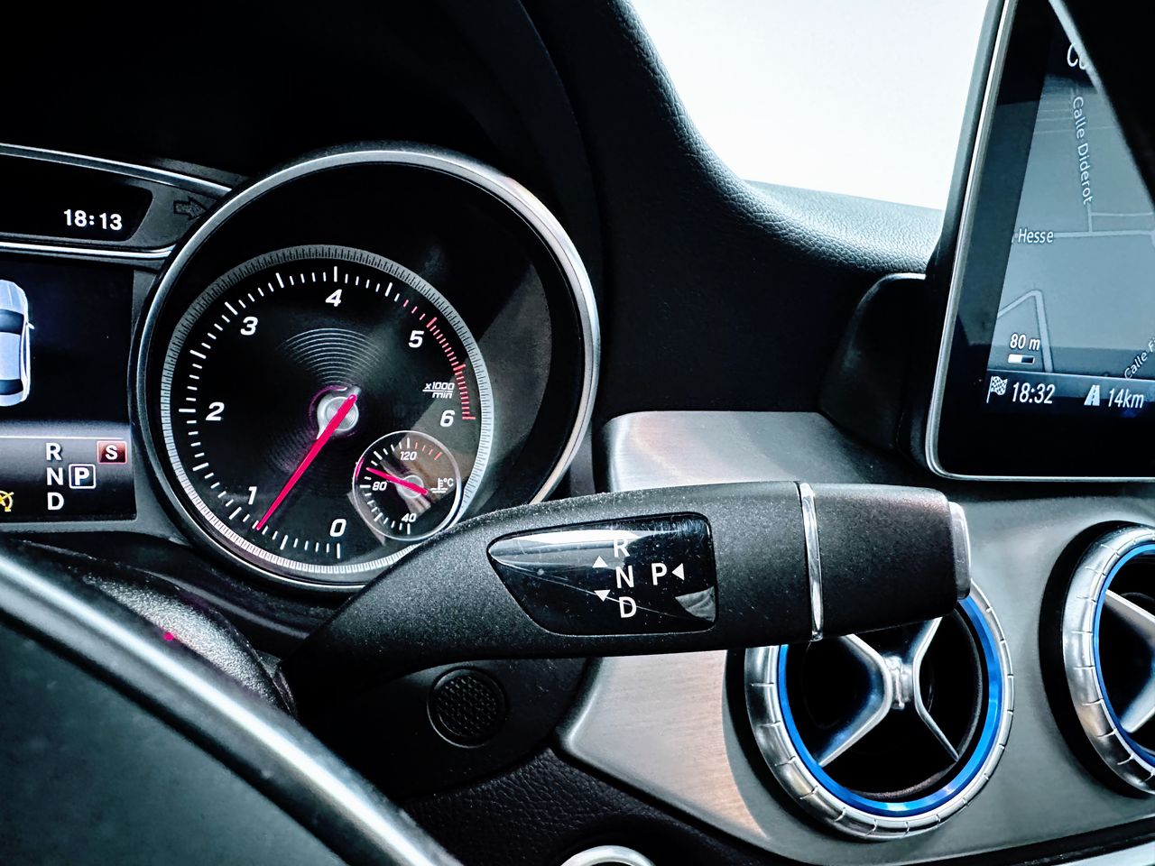 Foto Mercedes-Benz Clase CLA 15