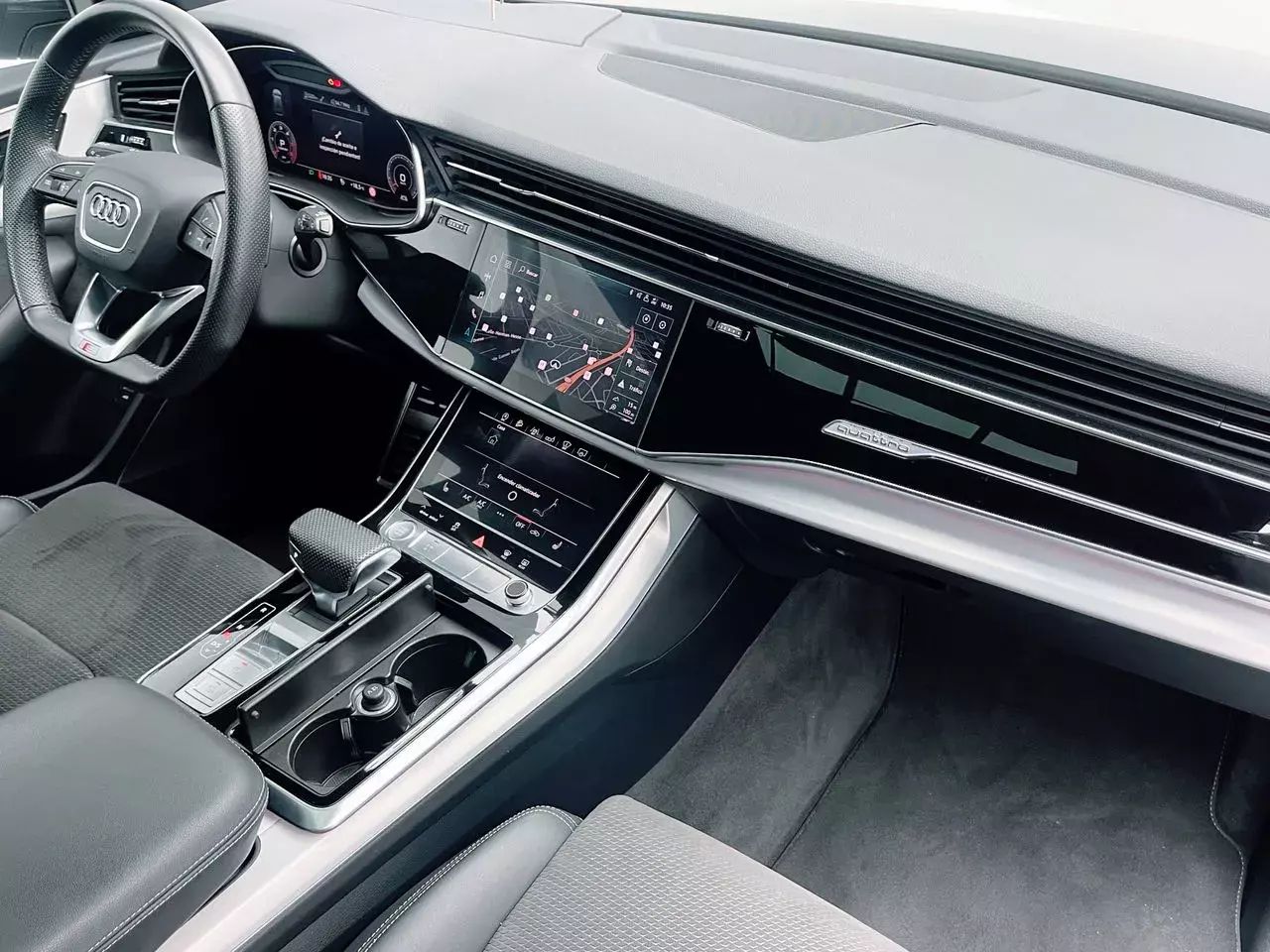 Foto Audi Q8 5
