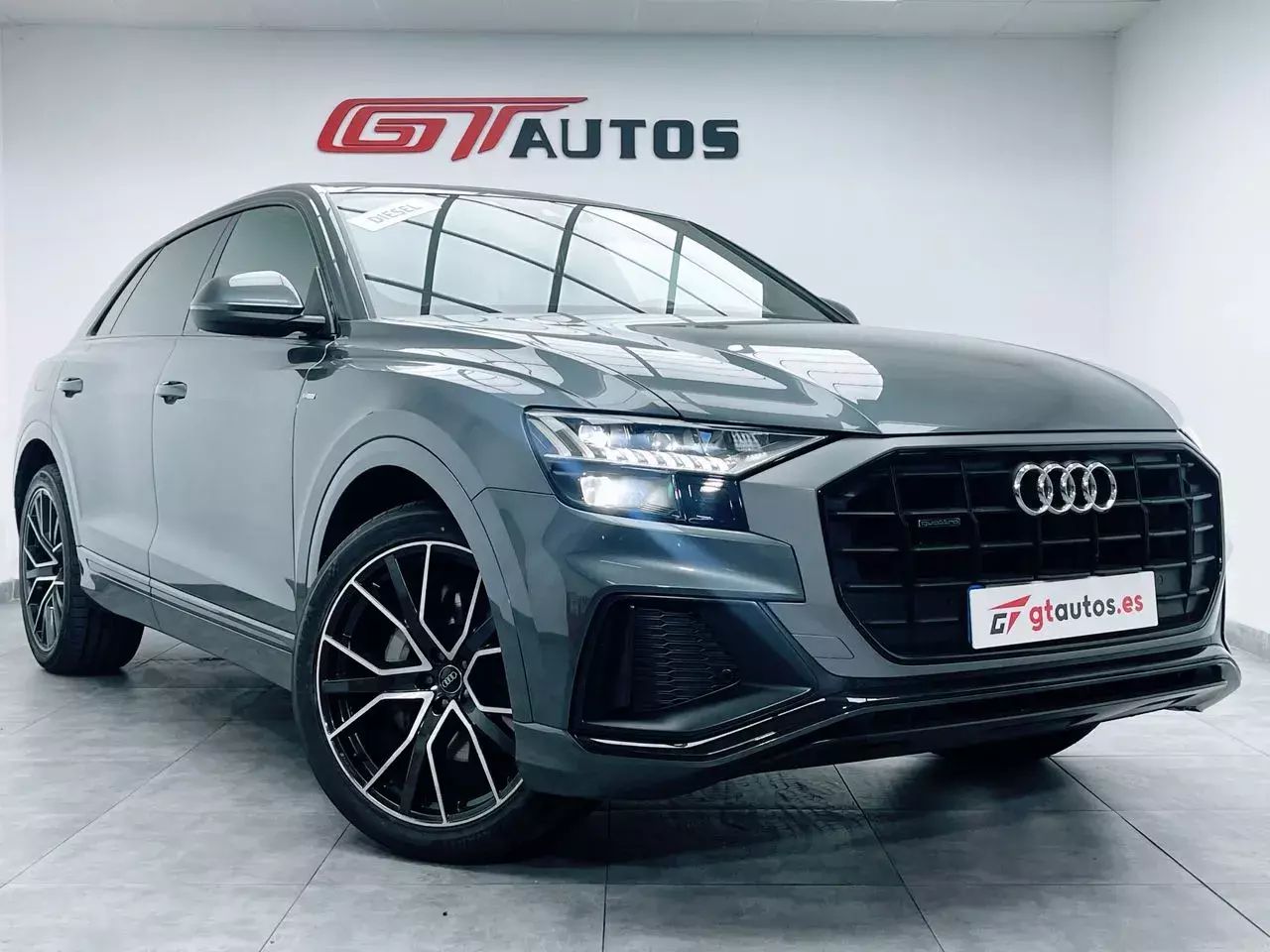 Foto Audi Q8 6