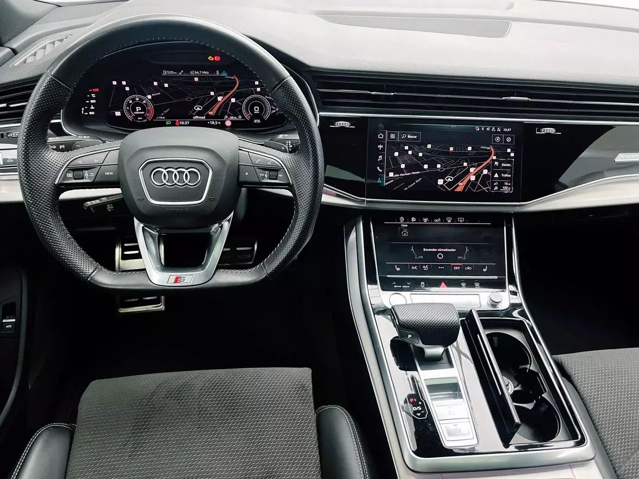 Foto Audi Q8 7