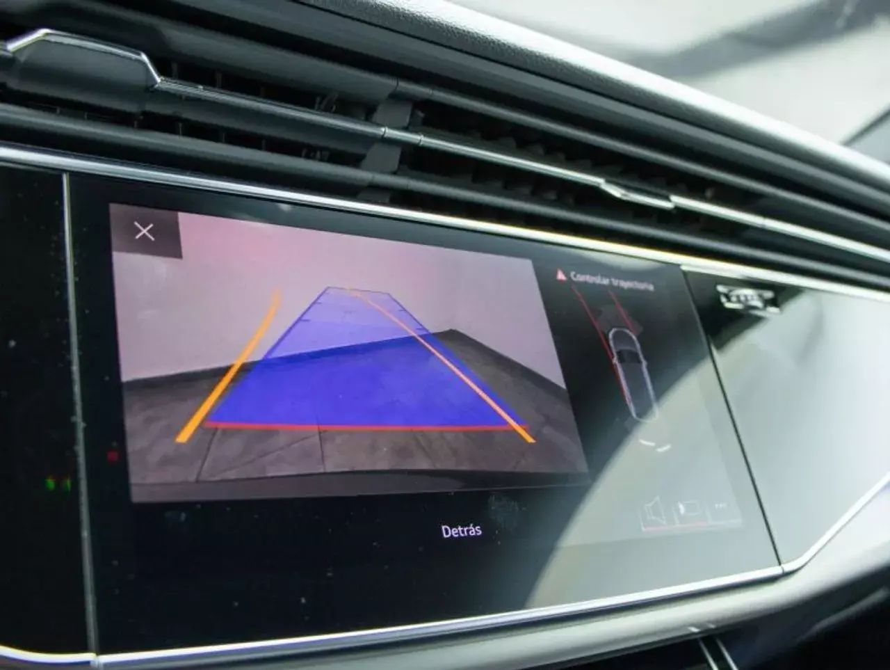 Foto Audi Q8 8