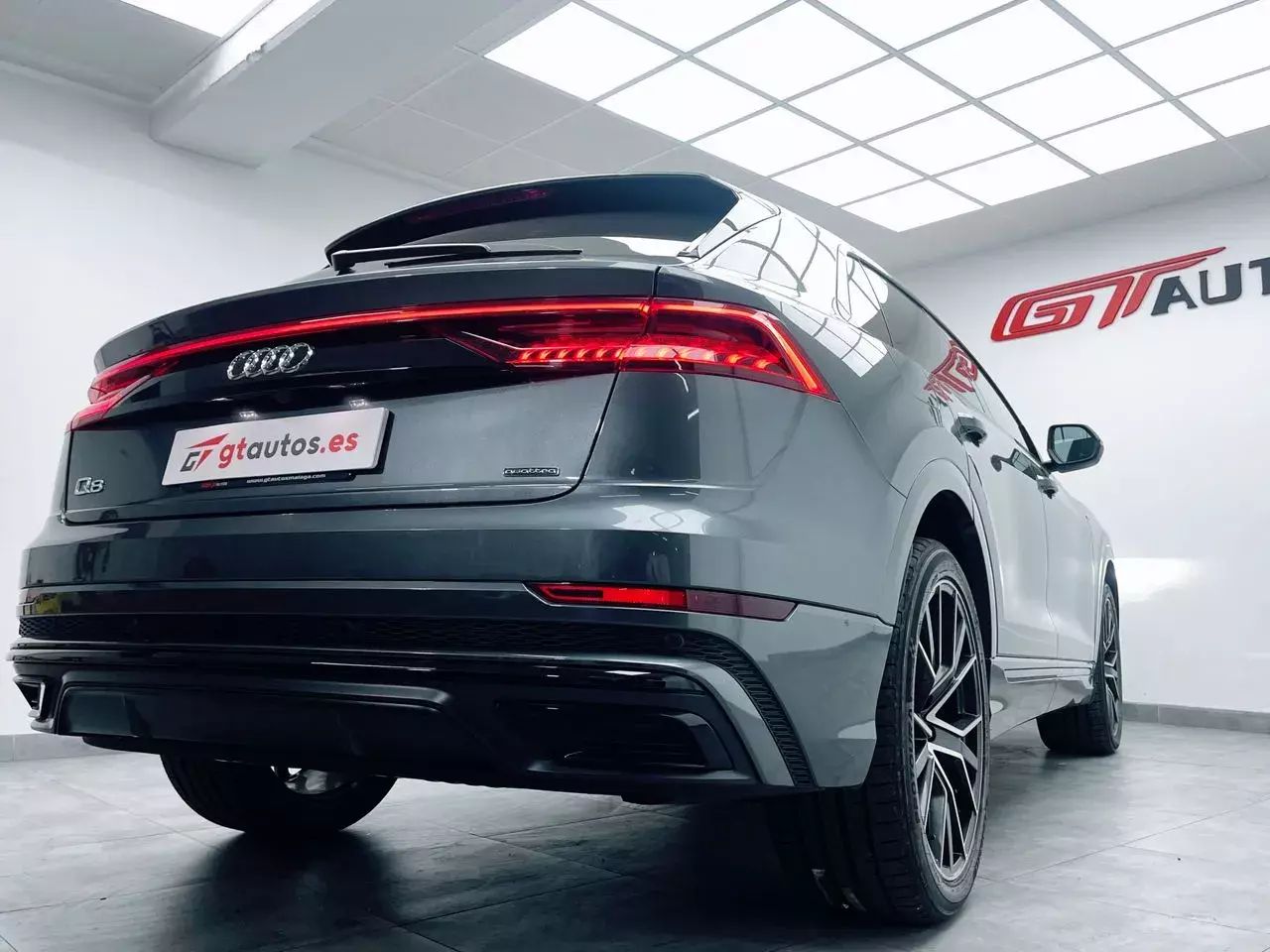 Foto Audi Q8 16