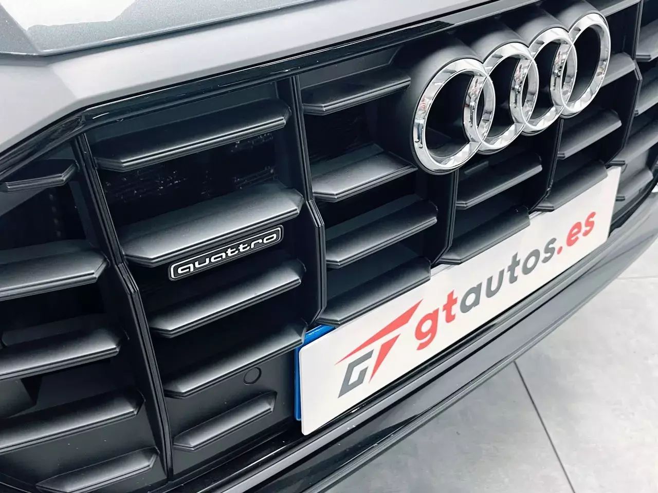 Foto Audi Q8 18
