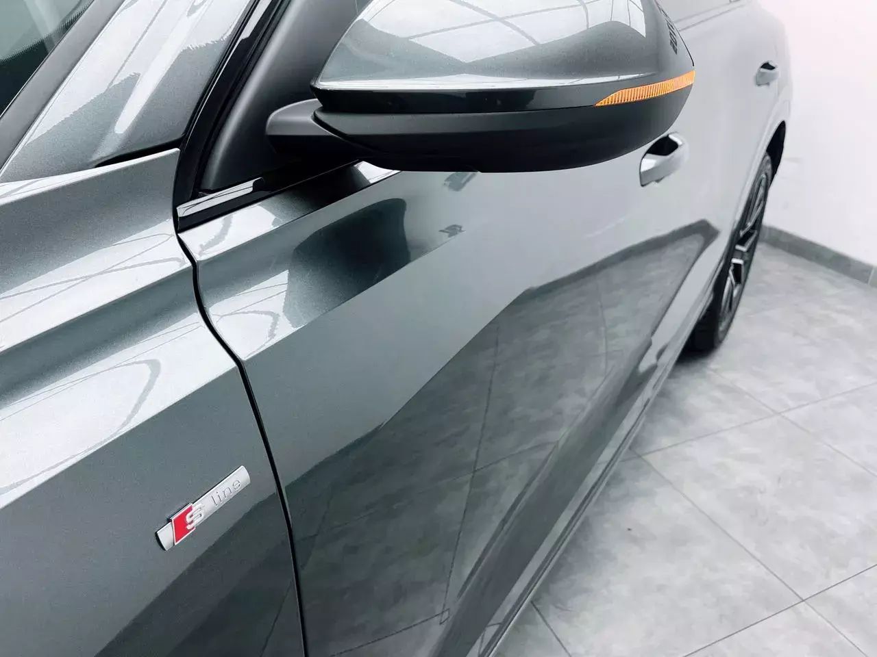 Foto Audi Q8 20