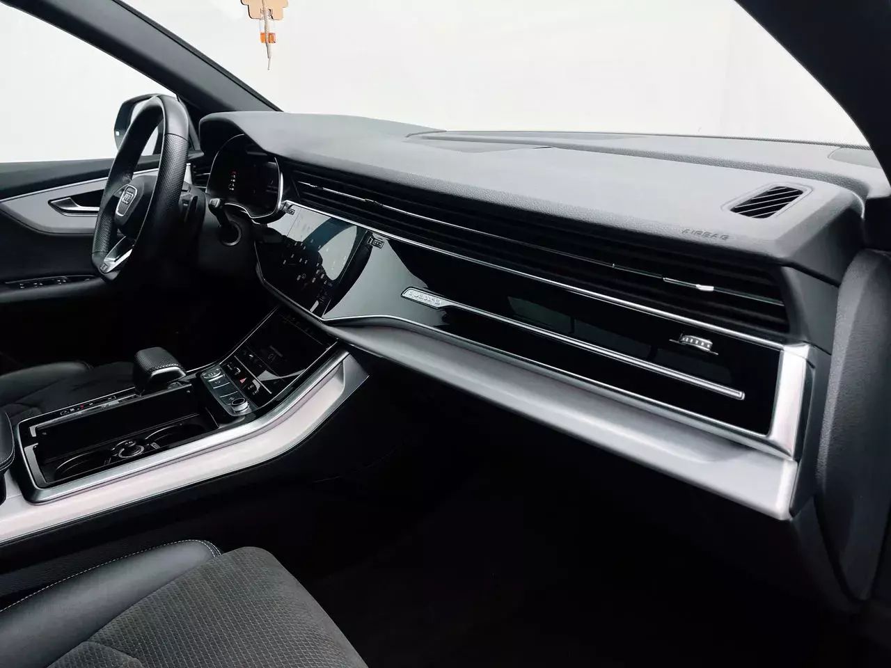 Foto Audi Q8 30