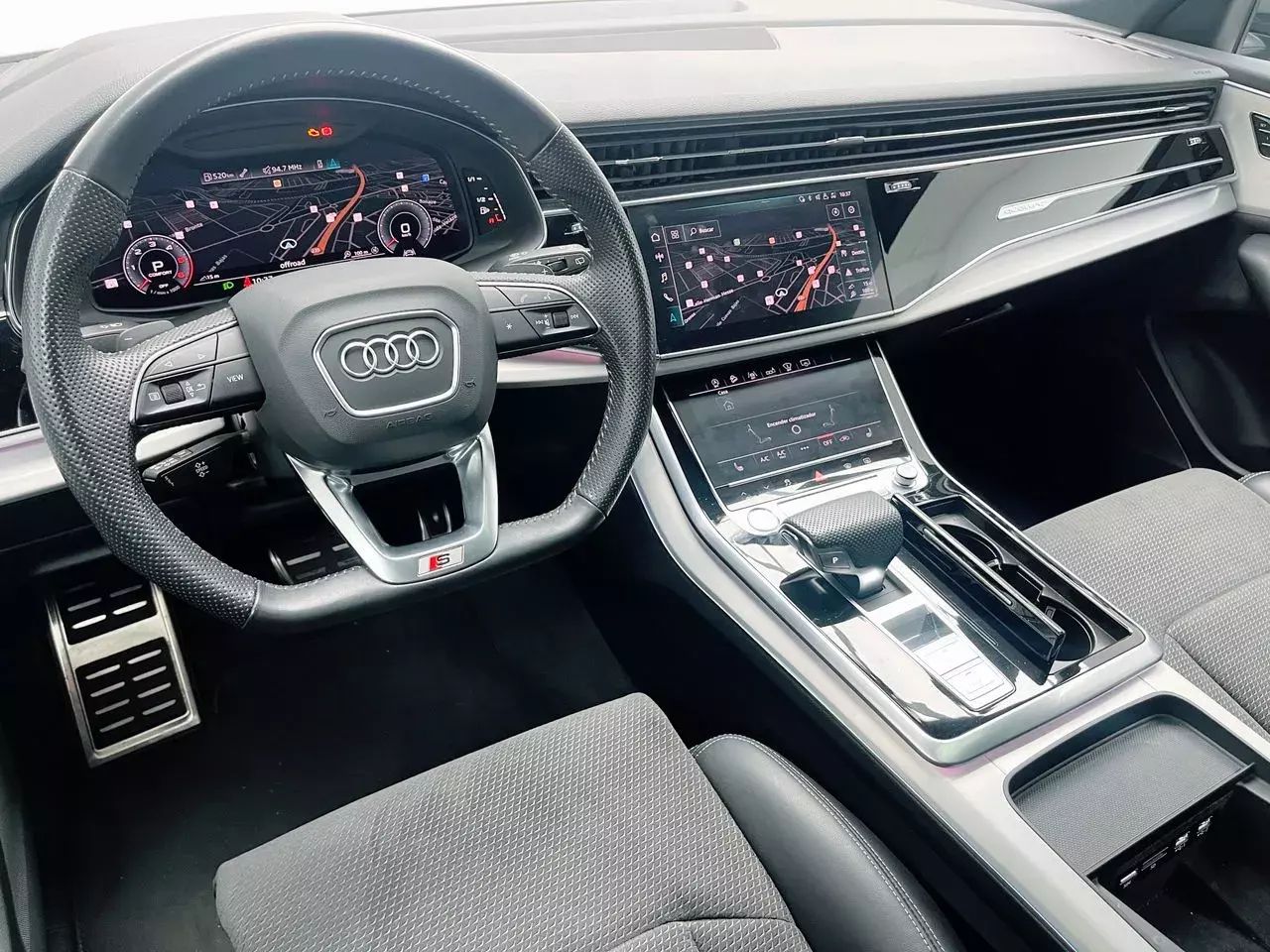 Foto Audi Q8 33