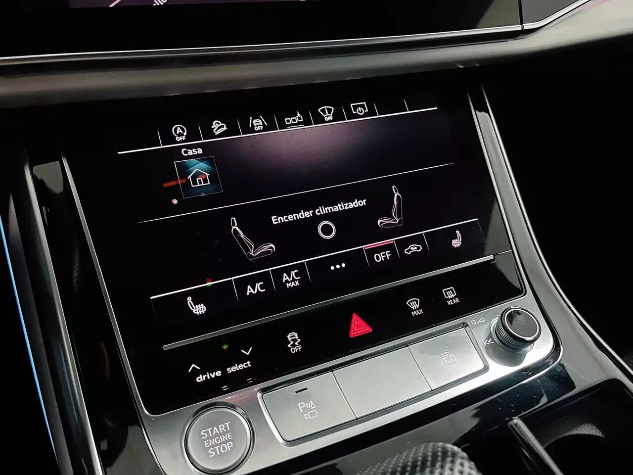 Foto Audi Q8 38