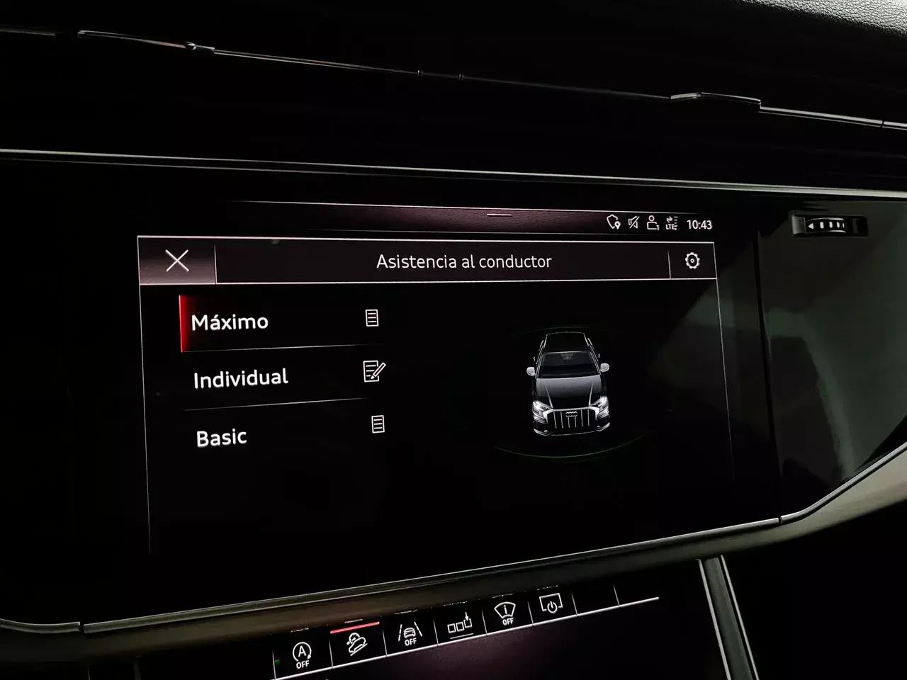 Foto Audi Q8 41