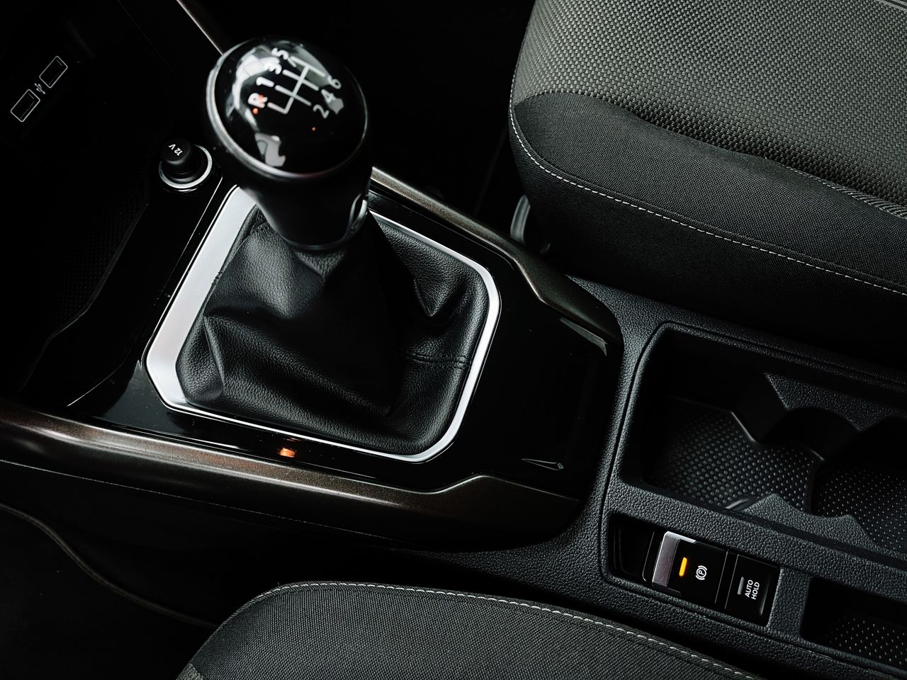 Foto Volkswagen T-Roc 13