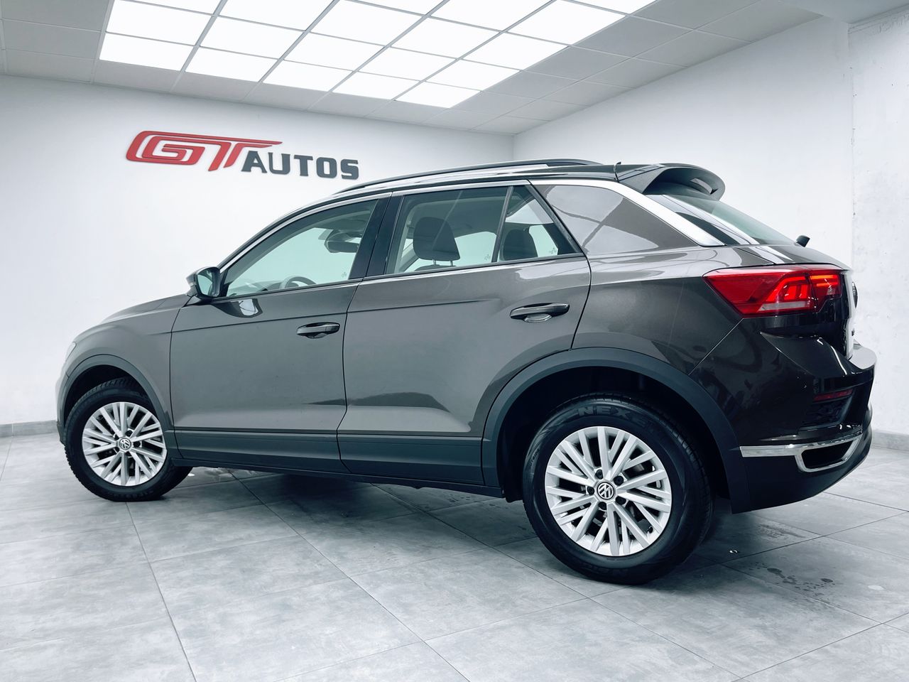 Foto Volkswagen T-Roc 18