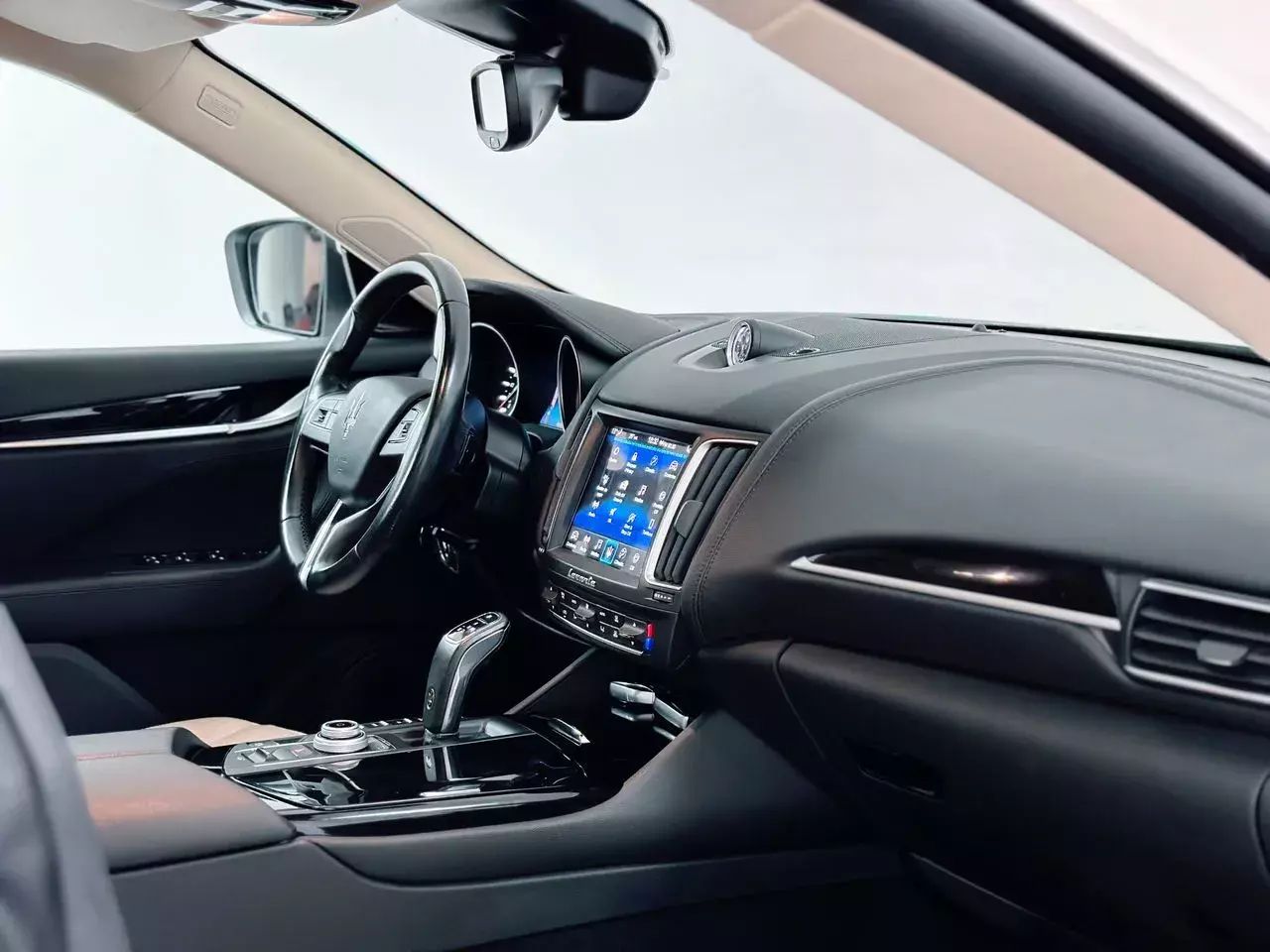 Foto Maserati Levante 2