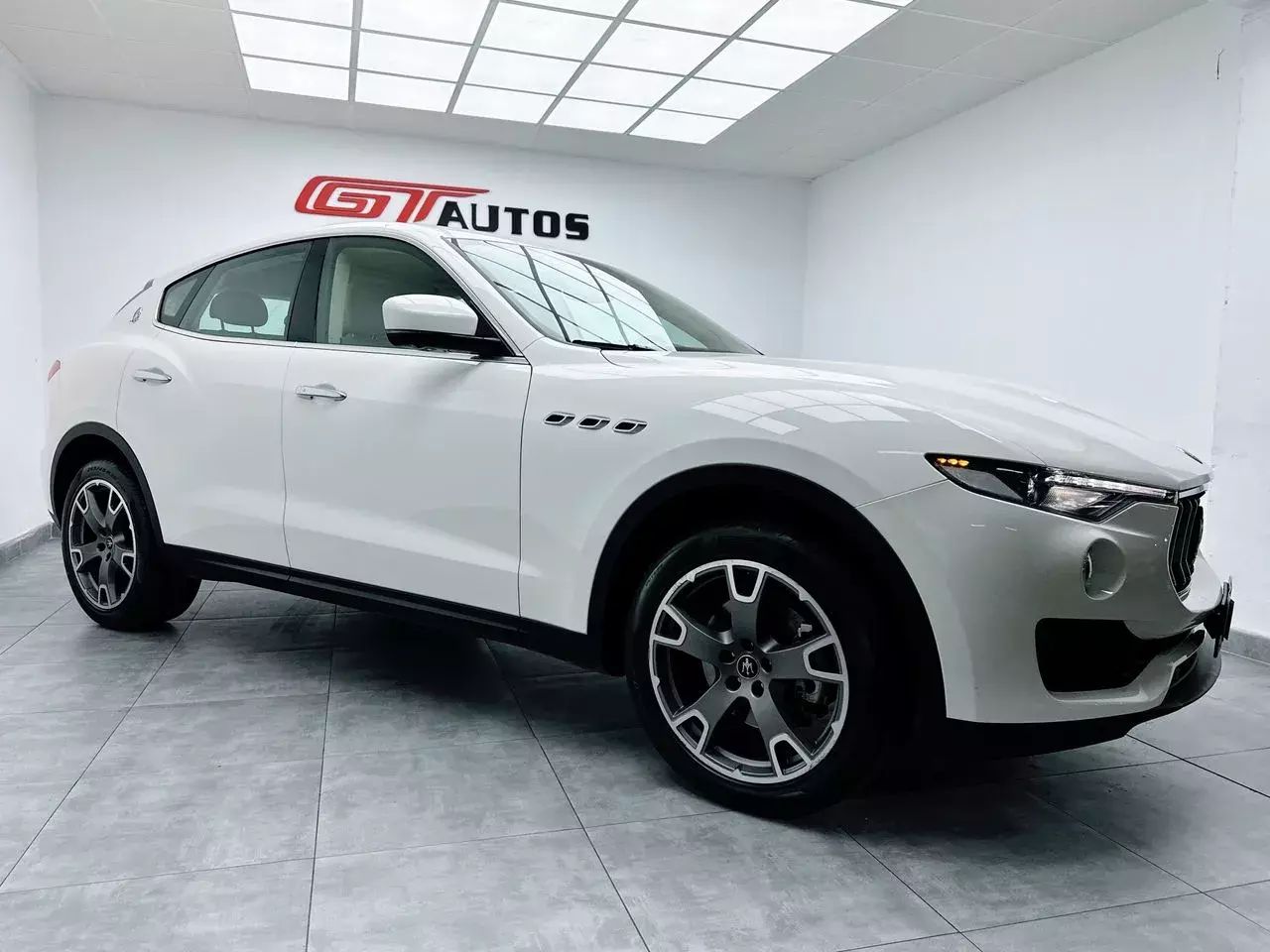 Foto Maserati Levante 38