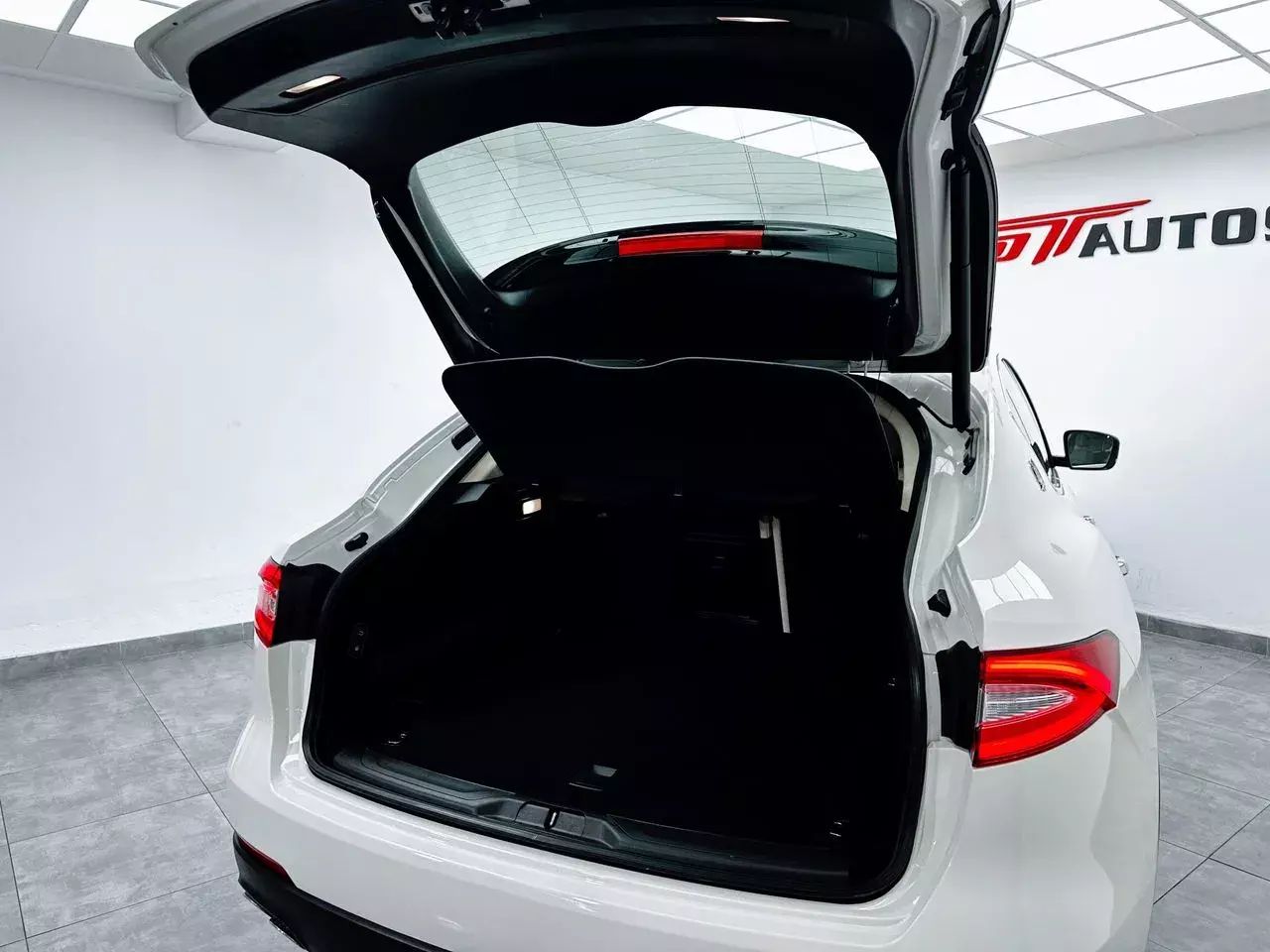 Foto Maserati Levante 47