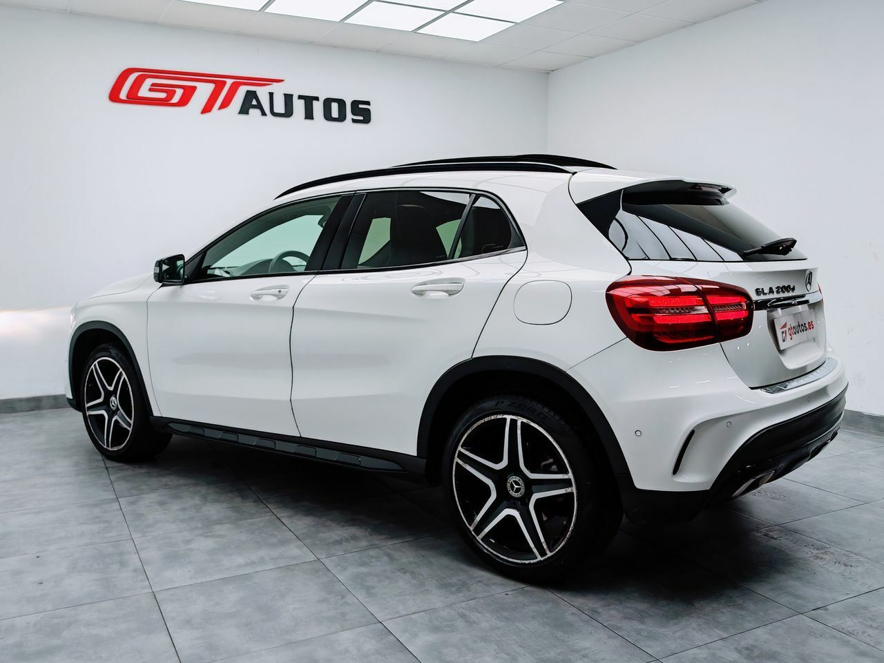Foto Mercedes-Benz Clase GLA 13
