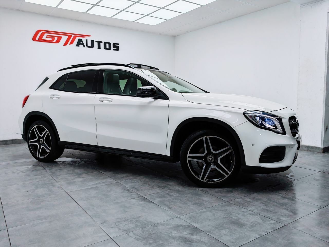 Foto Mercedes-Benz Clase GLA 21