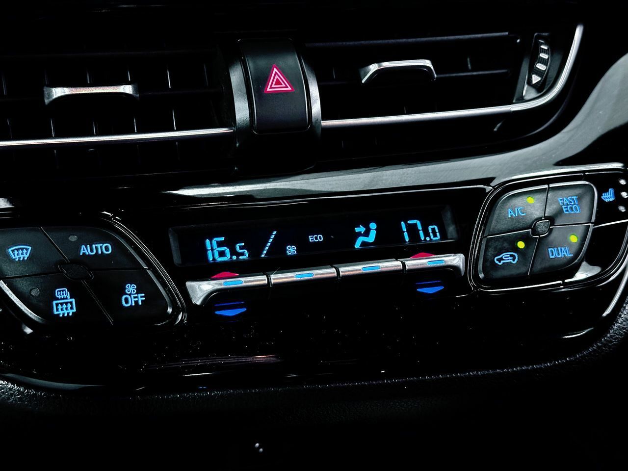 Foto Toyota C-HR 7