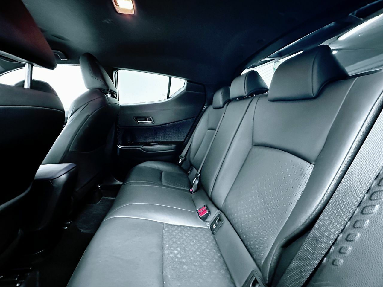 Foto Toyota C-HR 9