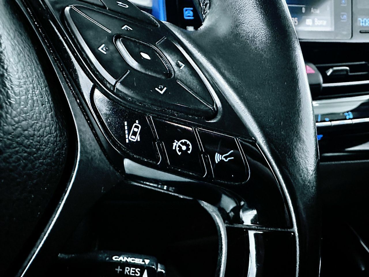 Foto Toyota C-HR 11