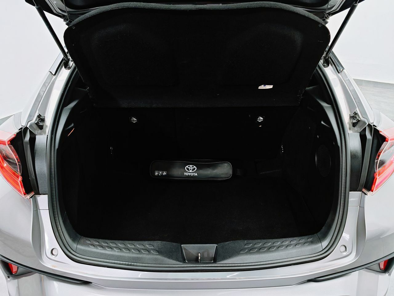 Foto Toyota C-HR 18