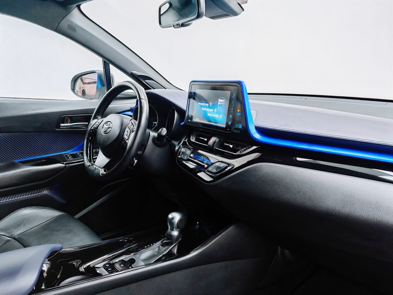 Foto Toyota C-HR 21