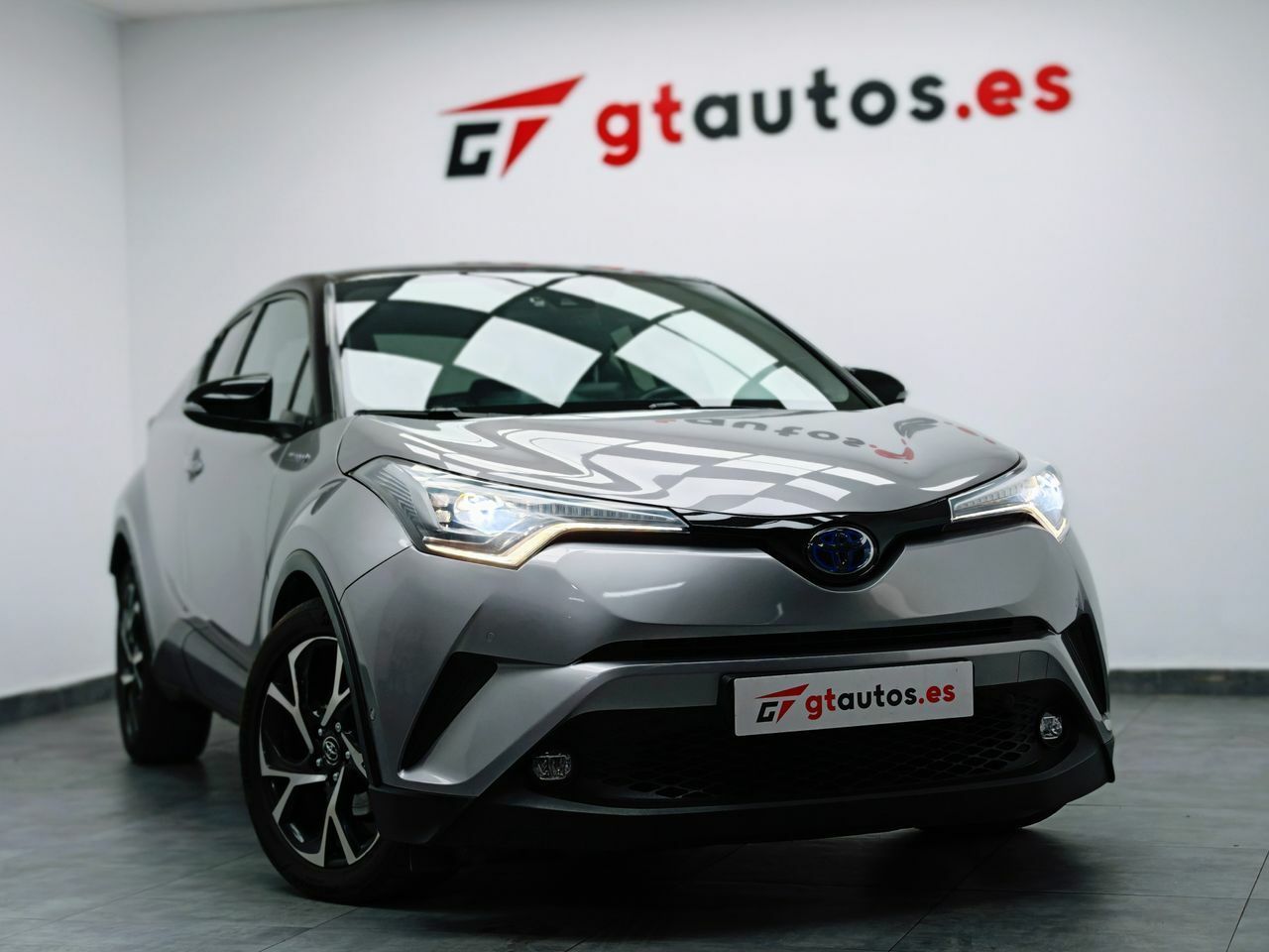 Foto Toyota C-HR 36