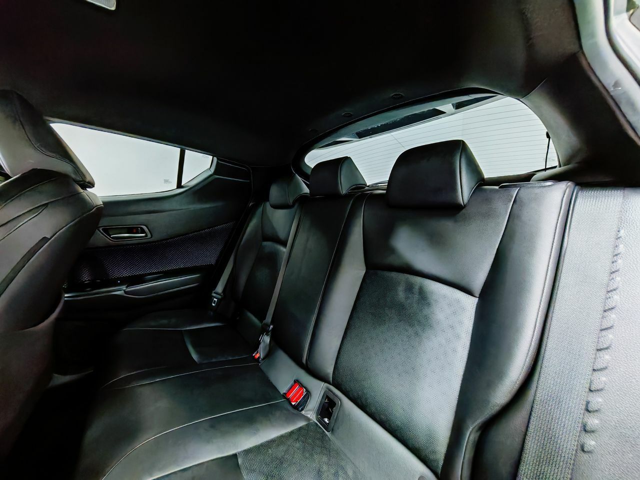 Foto Toyota C-HR 8