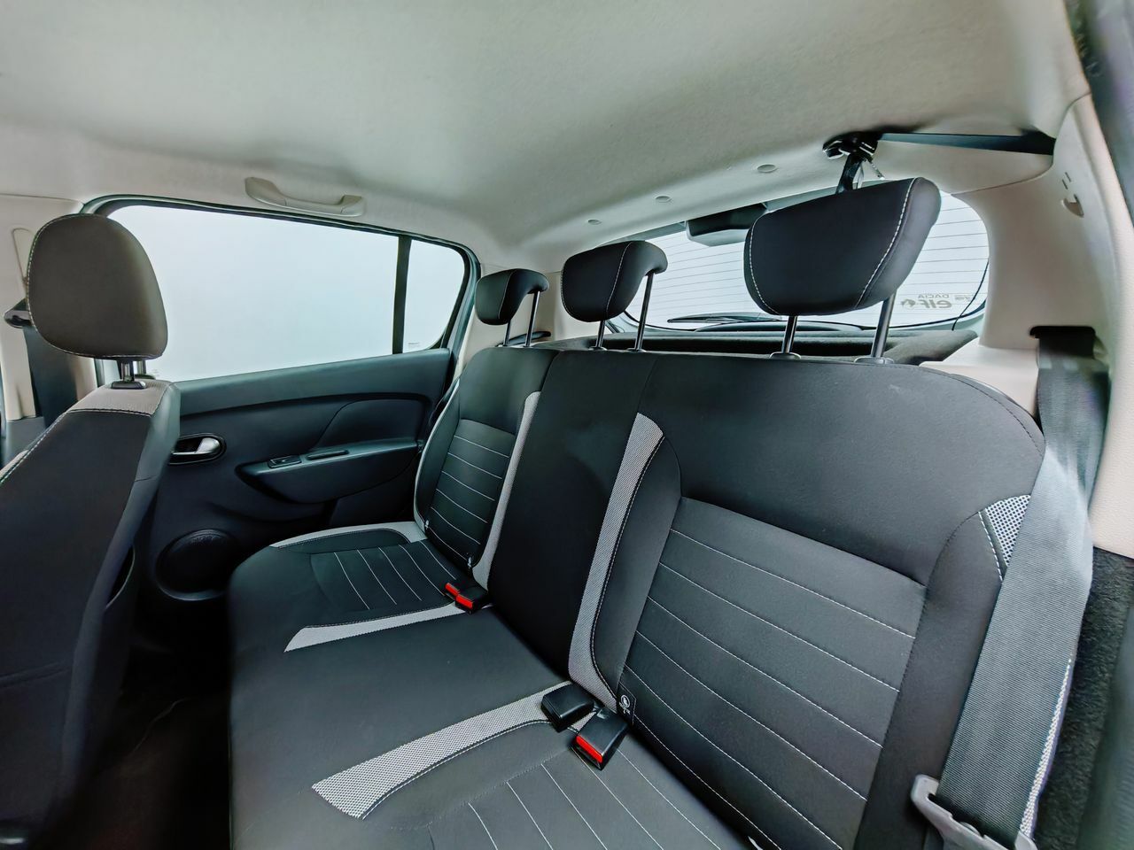 Foto Dacia Sandero 10