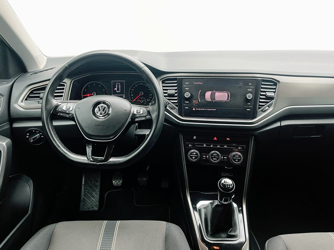 Foto Volkswagen T-Roc 3