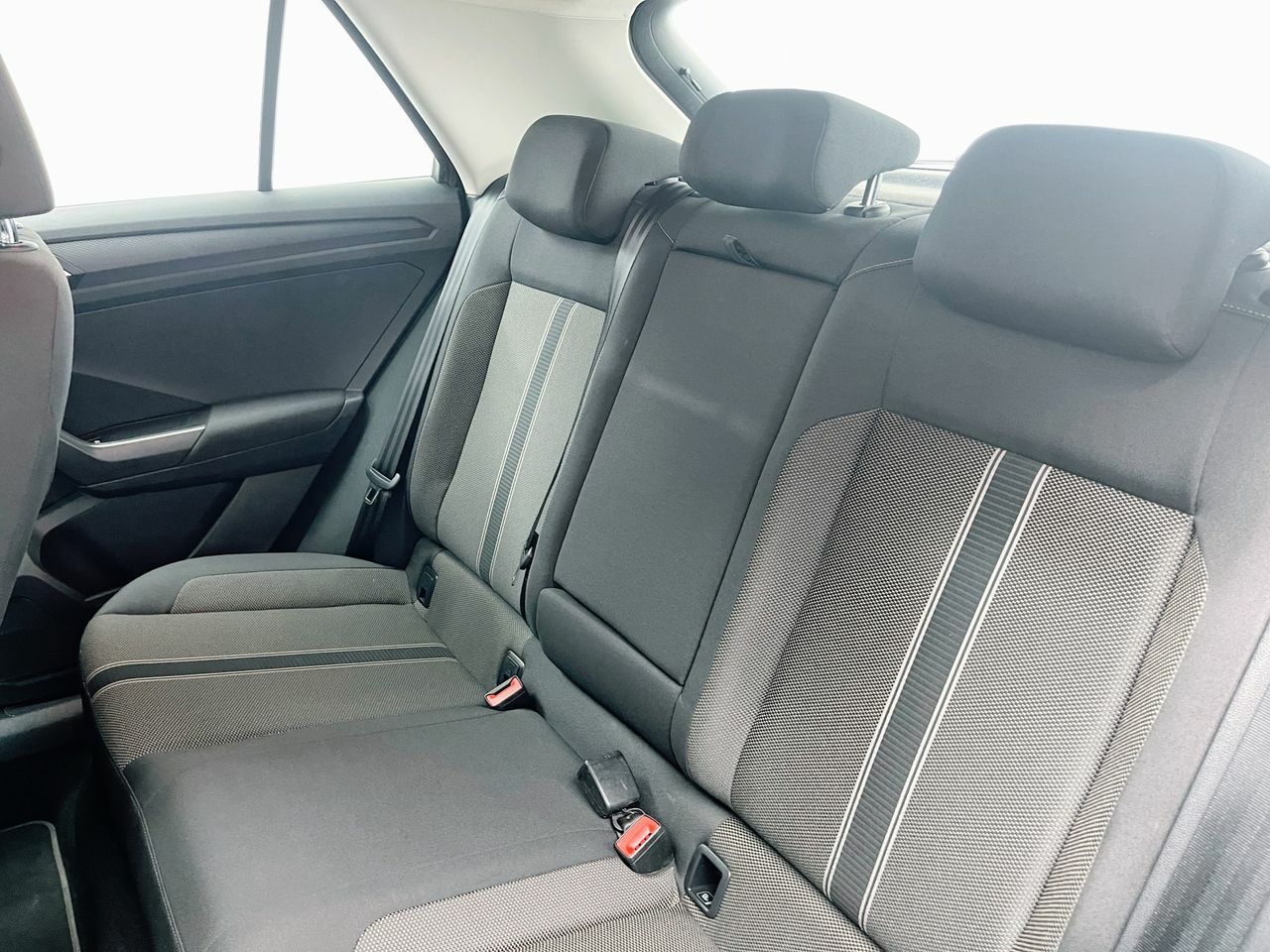 Foto Volkswagen T-Roc 12