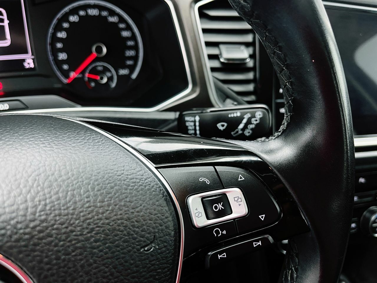 Foto Volkswagen T-Roc 22