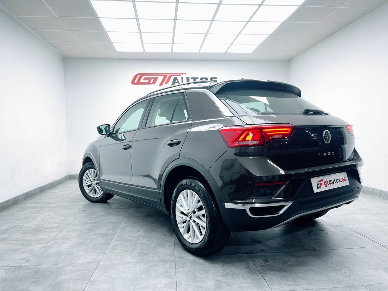 Foto Volkswagen T-Roc 24