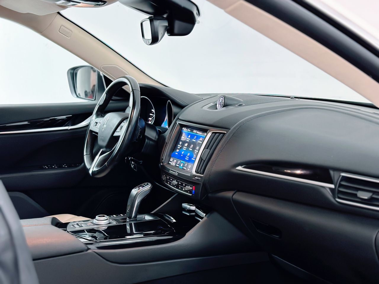 Foto Maserati Levante 3