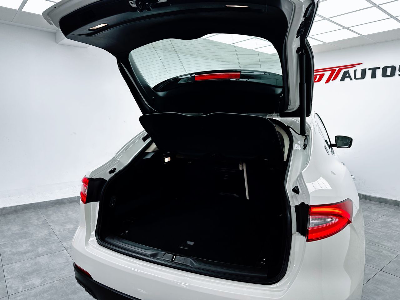 Foto Maserati Levante 45