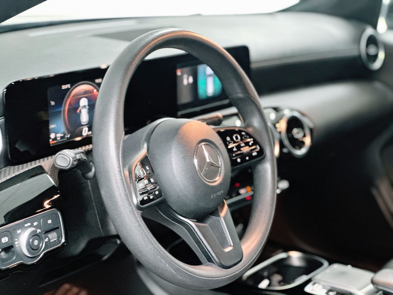 Foto Mercedes-Benz Clase CLA 14