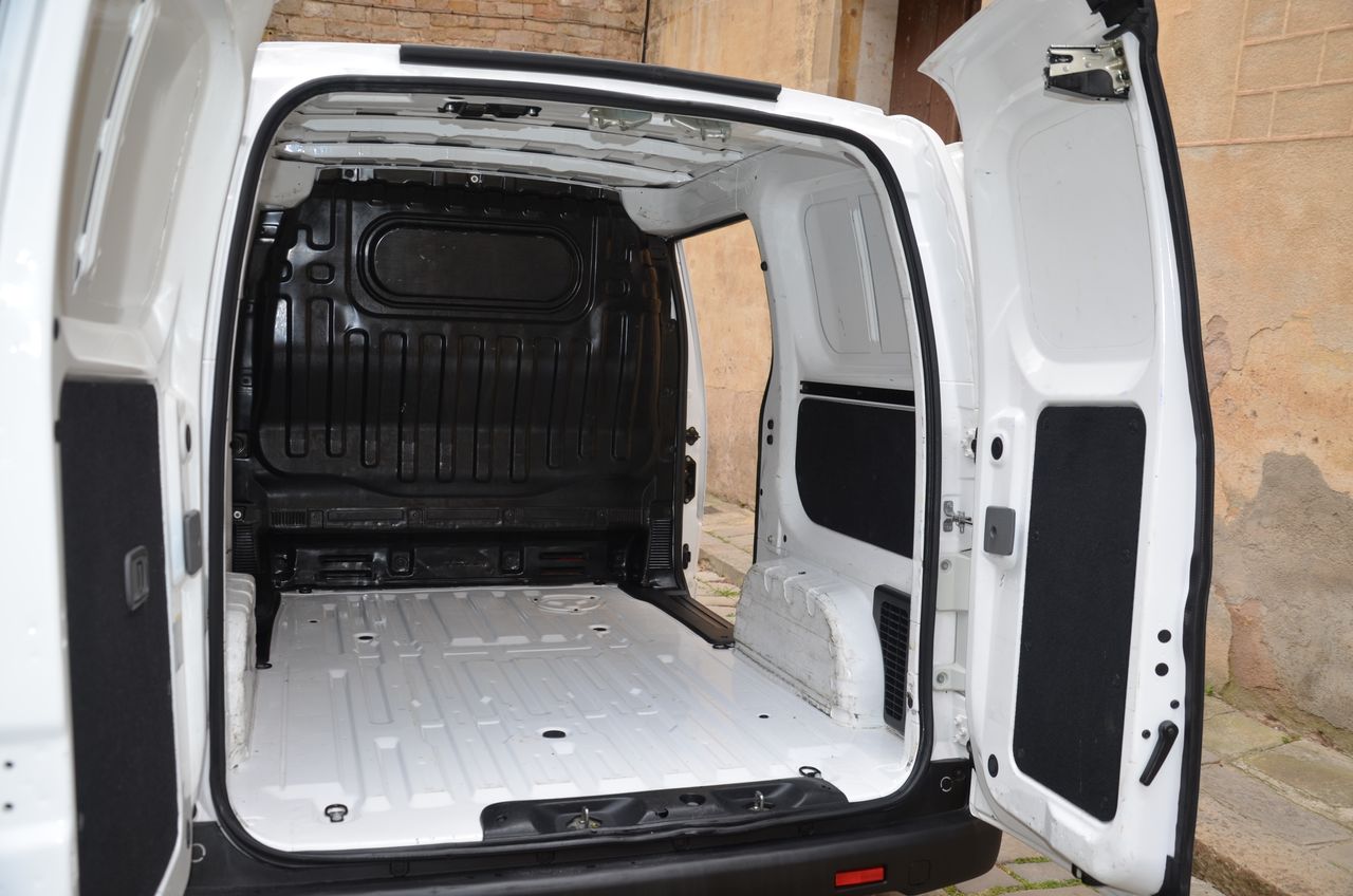 Foto Nissan e-NV200 10