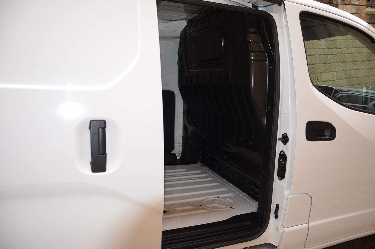 Foto Nissan e-NV200 25
